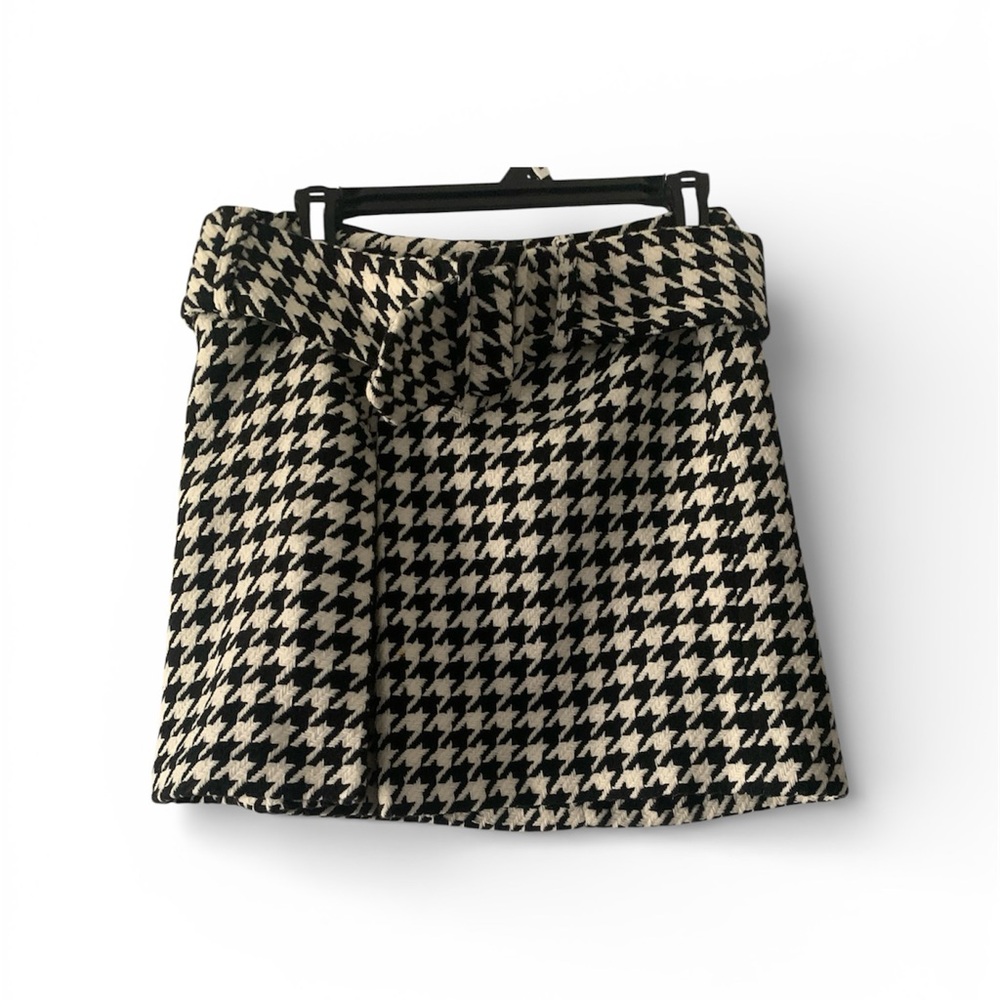 Mini Skirt - Picture 2 of 3